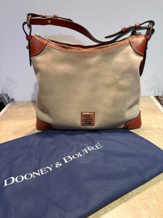 Dooney & Bourke Handbags - Dooney & Bourke Bag